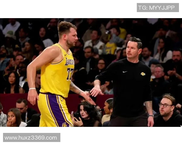 战术拆解：湖人为何能掌控比赛节奏？