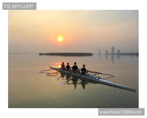 世界赛艇项目同步配合技术与心理协调训练的关键策略研究